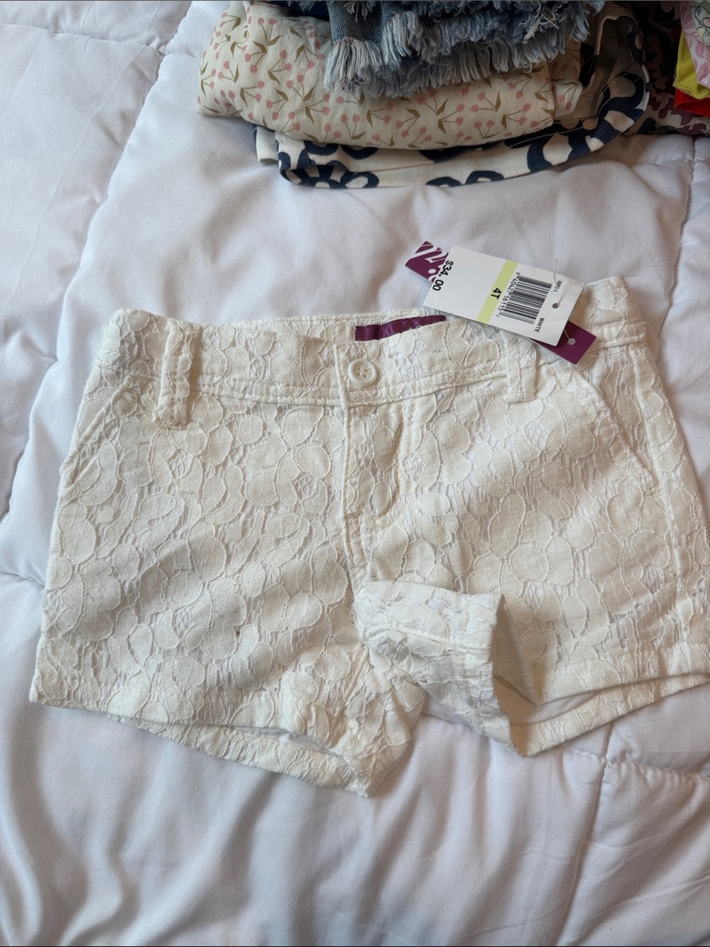 BNWT aqua girls  White Lace Shorts - size 4